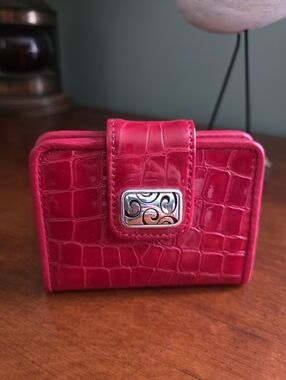 Brighton Croc Embossed Patent Leather Compact Wallet Red Card Case